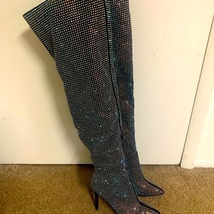 Anne Michelle stepping high boots